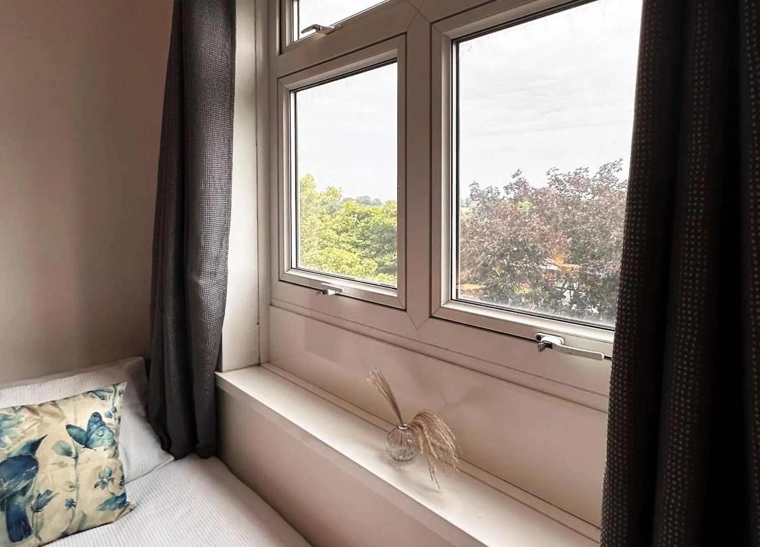Penny'S Place In Grove Park Eltham United Kingdom