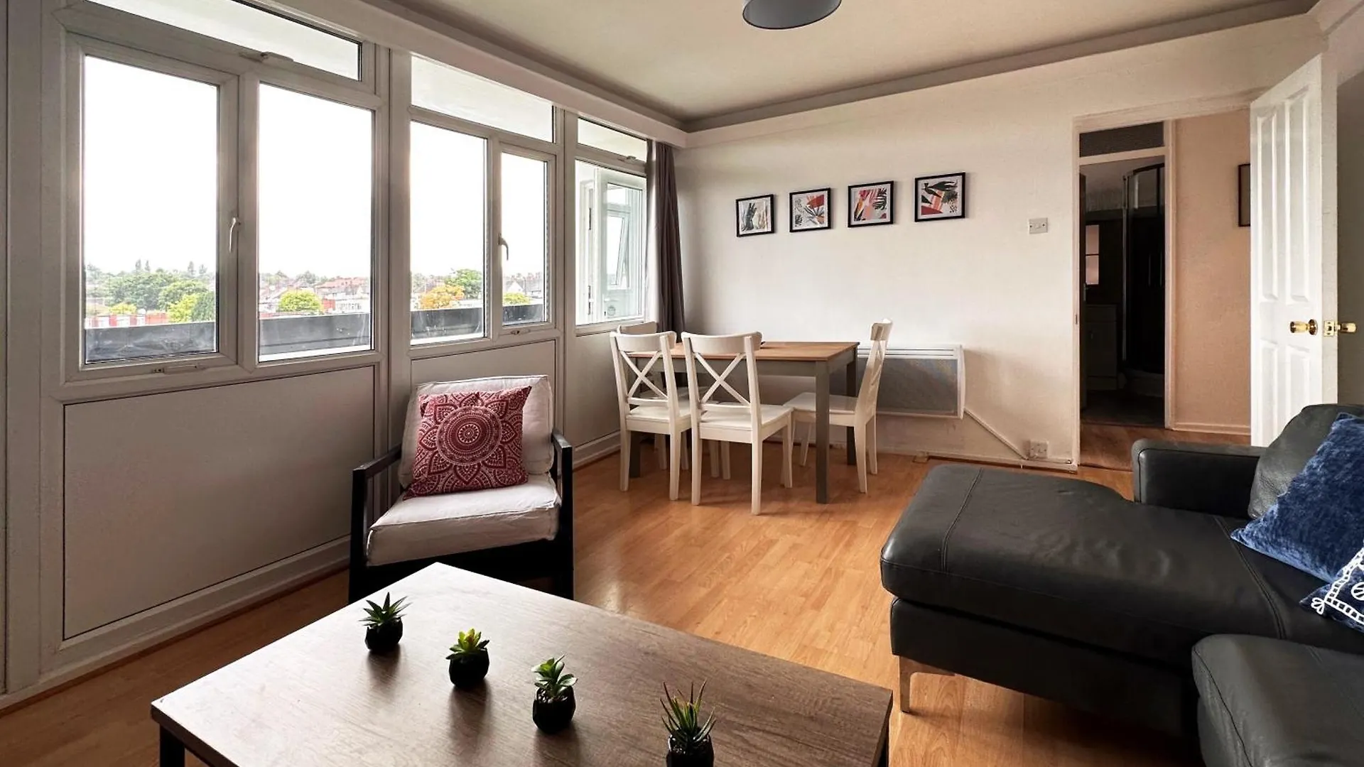 Penny'S Place In Grove Park Eltham 0*,  United Kingdom